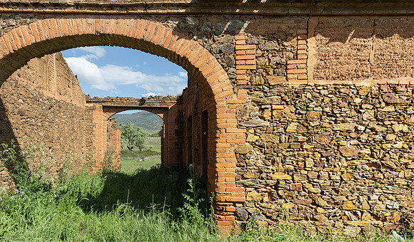 Abandoned farm, cortijo abandonado, Logrosan, España 2019
