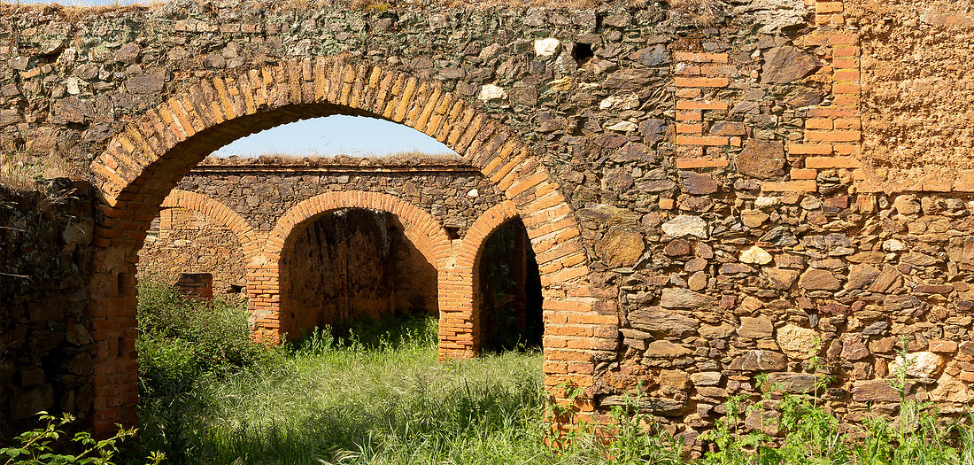 Abandoned farm, cortijo abandonado, Logrosan, España 2019, S1A4016 def rec X k