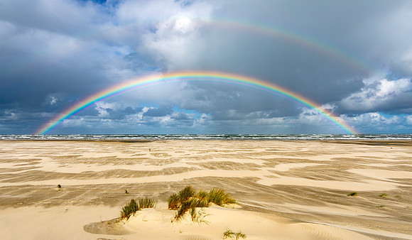 Regenboog boven de Noordzee, rainbow over the North Sea, Terschelling 07-10-2026, 16A9756 def rec X IV b