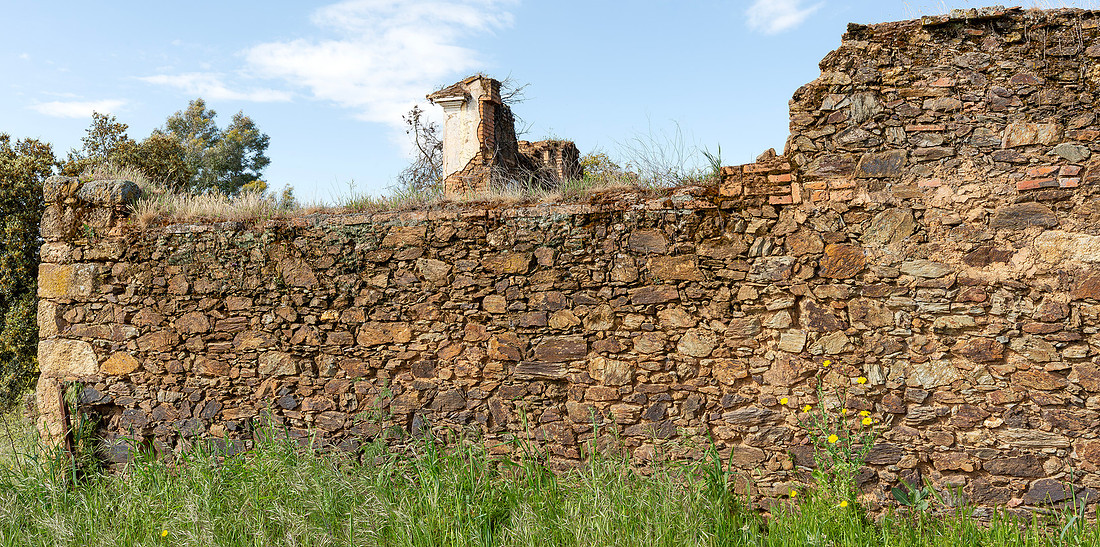 Abandoned farm, cortijo abandonado, Logrosan, España 2019