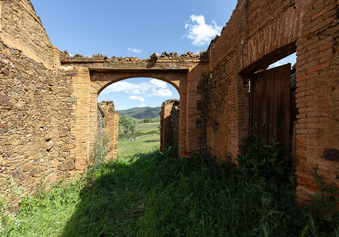 Abandoned farm, Cortijo abandonado, Exstremadura, España 2019