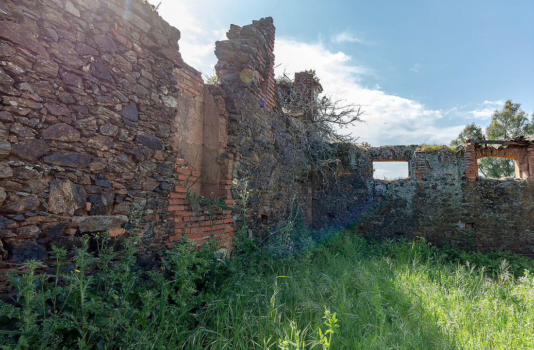 Abandoned farm, Cortijo abandonado, Exstremadura, España 2019