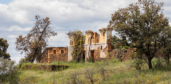 Spain, abandoned farm, Logrosan 2019