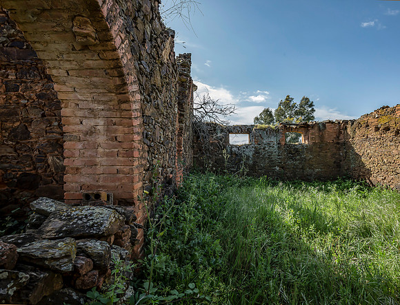Spain, abandoned farm, Logrosan 2019