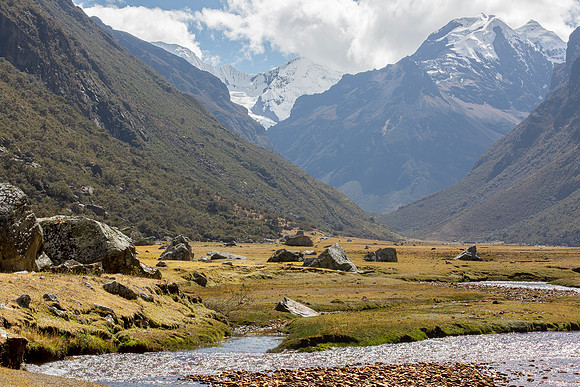 Cordillera Blanca, Quilcayhuanca Valle, met de Tullparahu en de Chinchey, Perú 2015