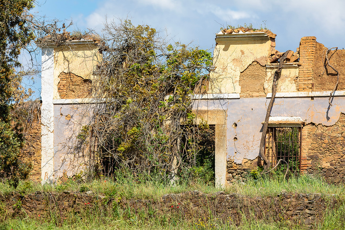 Abandoned farm, Cortijo abandonado, Exstremadura, España 2019