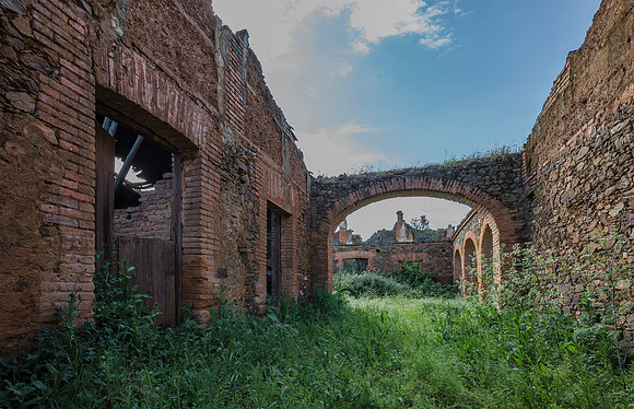 Spain, abandoned farm, Logrosan 2019