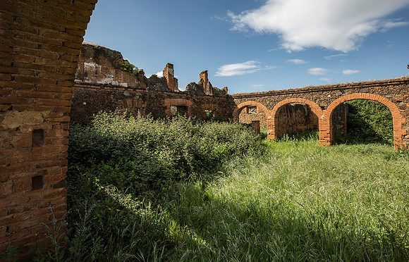 Spain, abandoned farm, Logrosan 2019