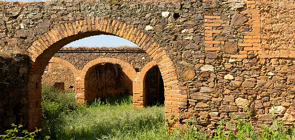 Abandoned farm, cortijo abandonado, Logrosan, España 2019